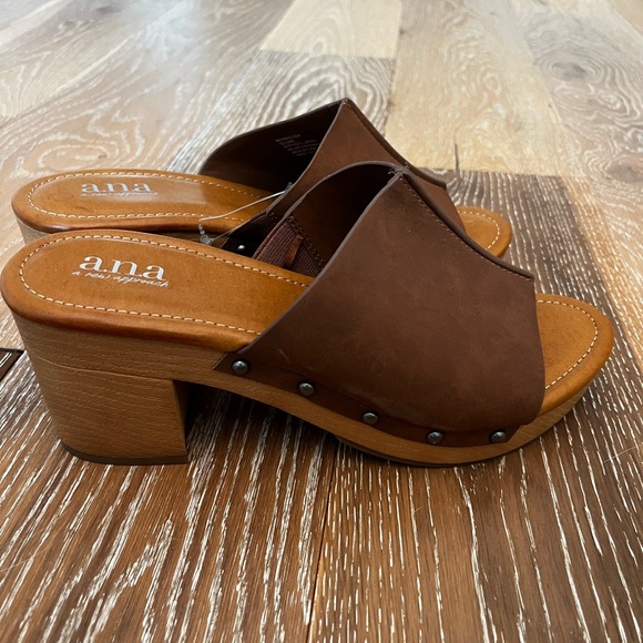 Ana Elissa Cognac Clog Sandals Shoes Women's Size 9 - Picture 3 of 11